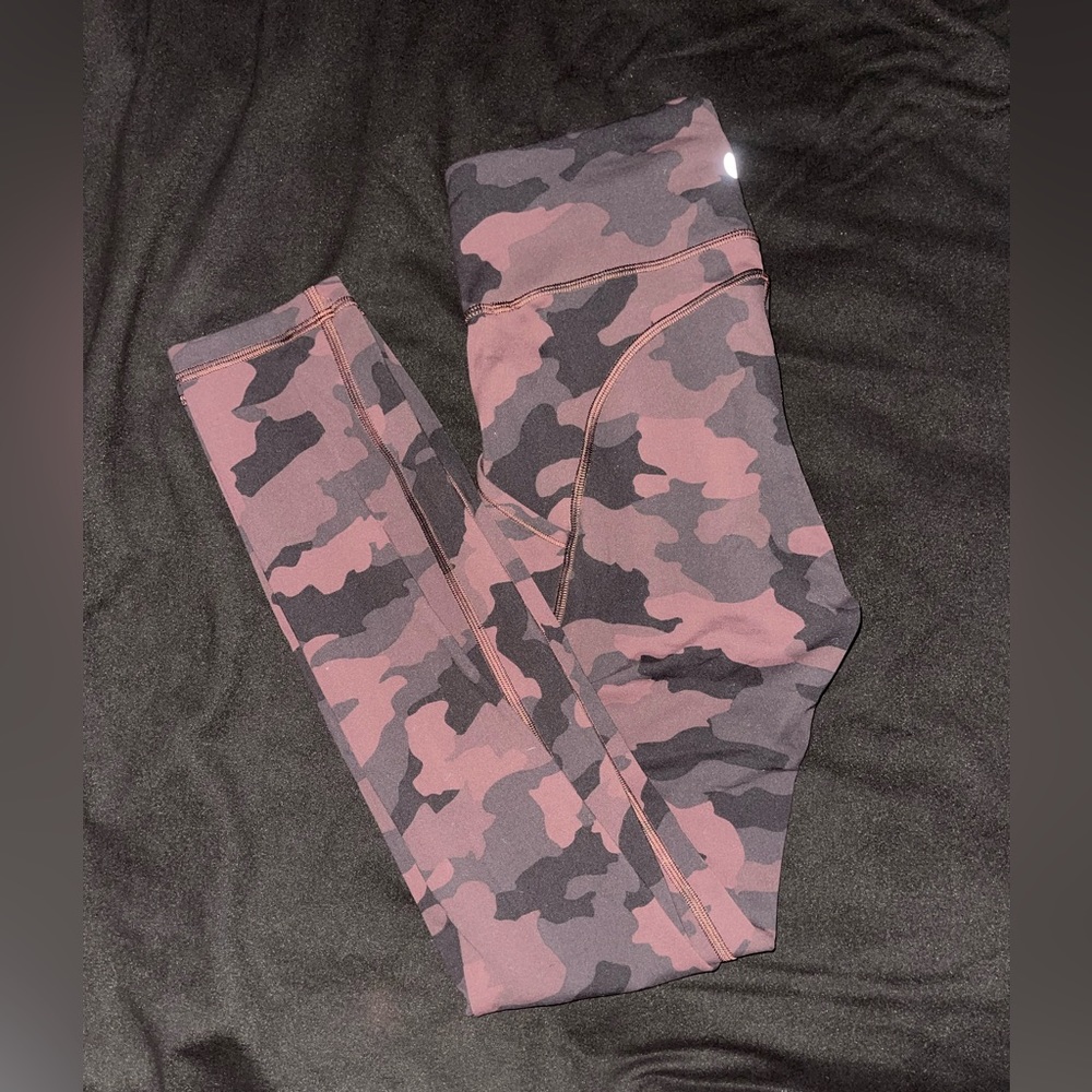 EUC lululemon Invigorate HR Tight 25” sz.4, Heritage 365 Camo Brown Earth Multi